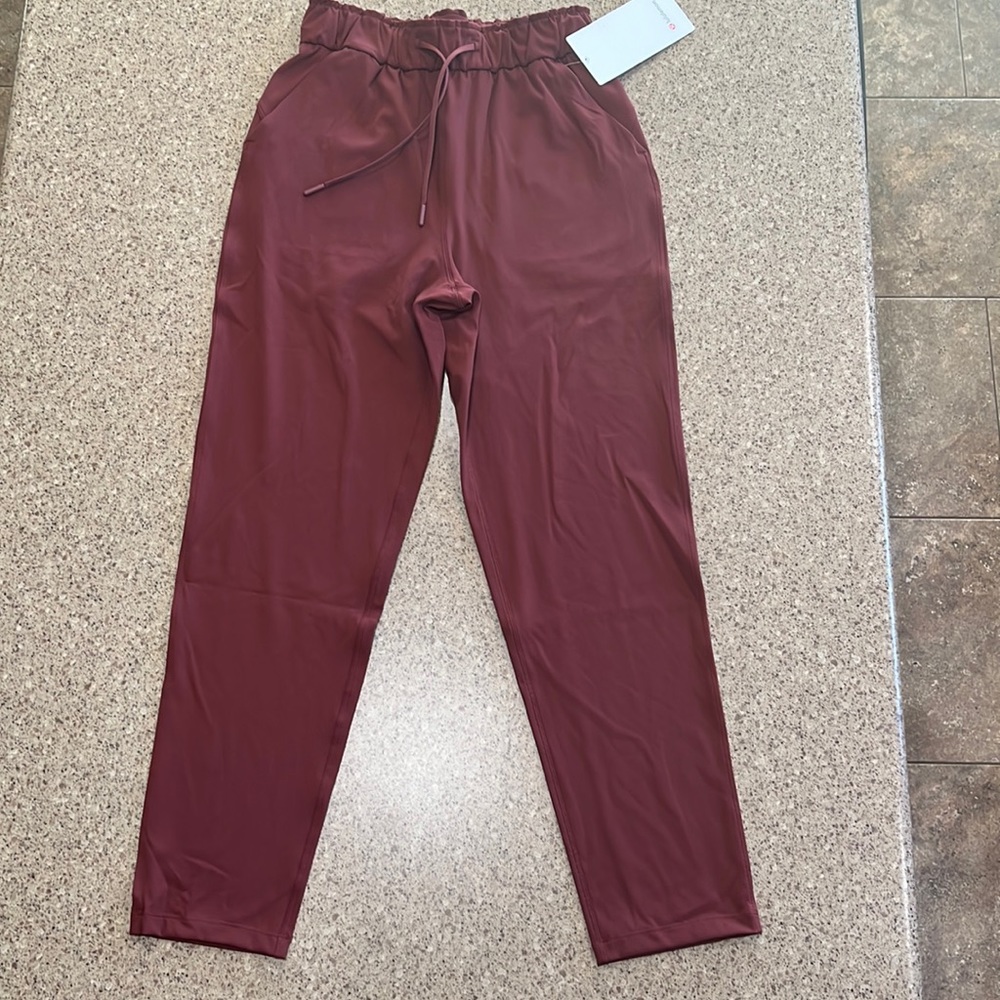 NWT - lululemon Keep Moving 7/8 Pant cassis - 4